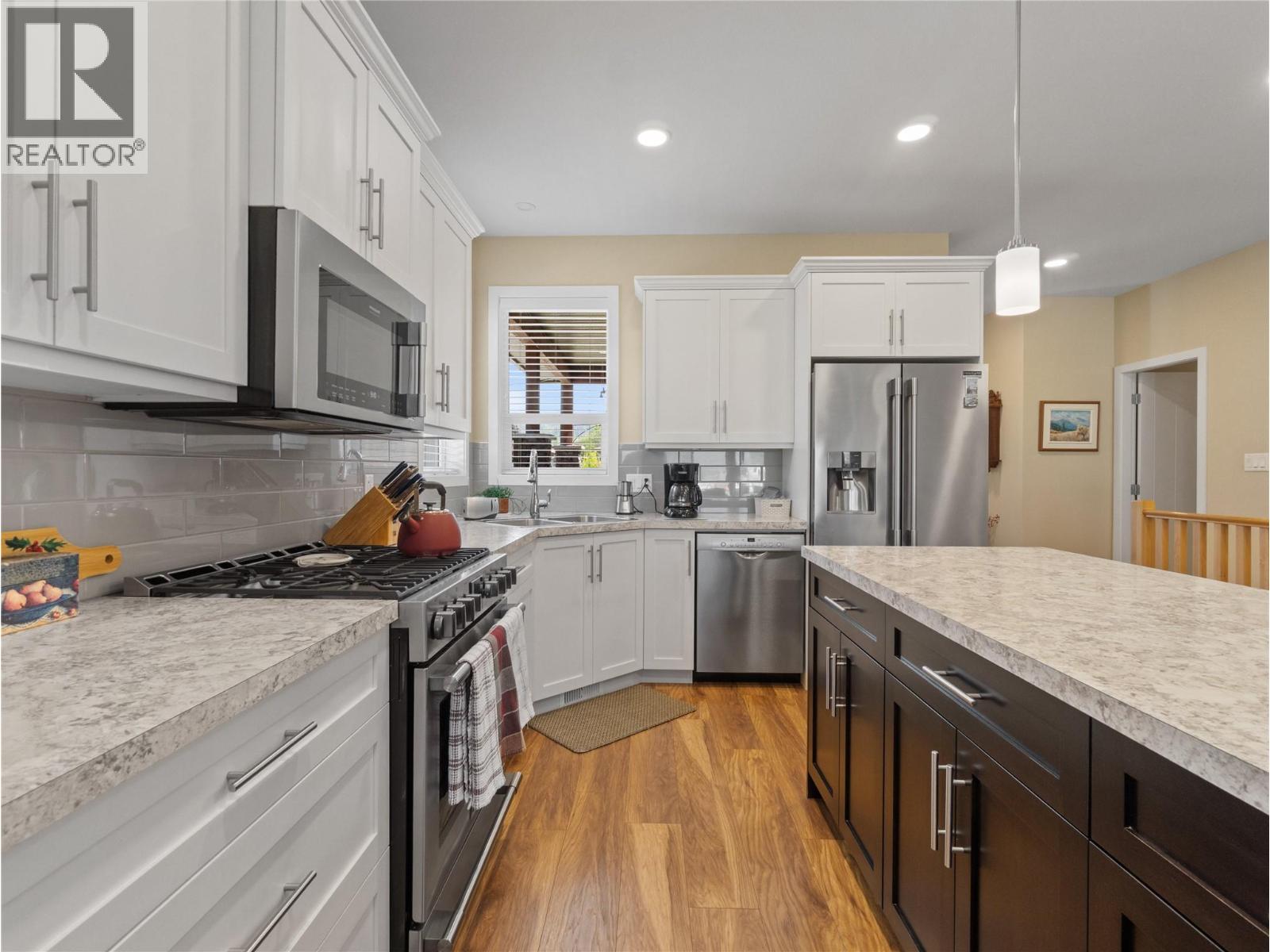 9 1611 10 Street Southwest, Salmon Arm