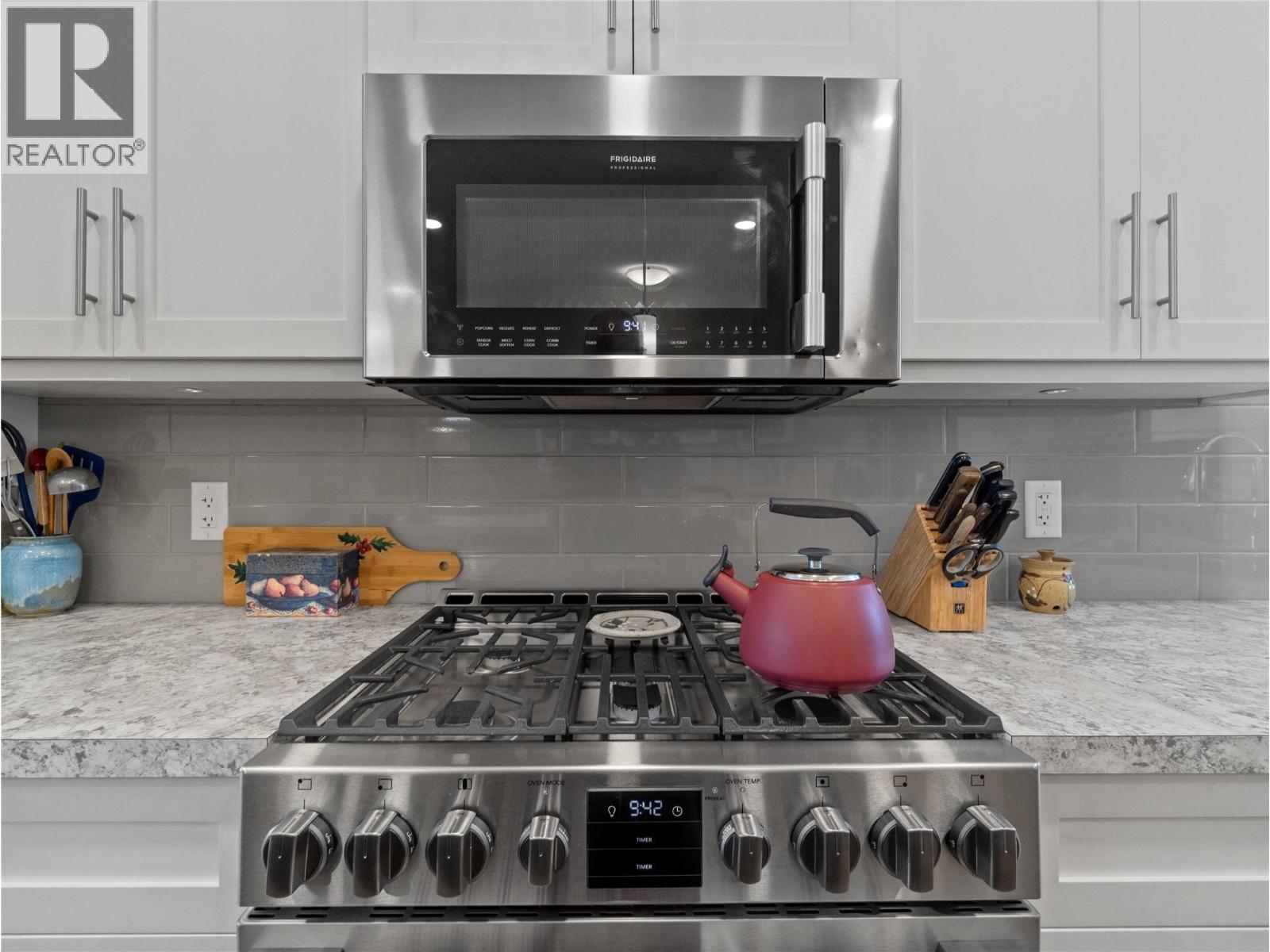 9 1611 10 Street Southwest, Salmon Arm