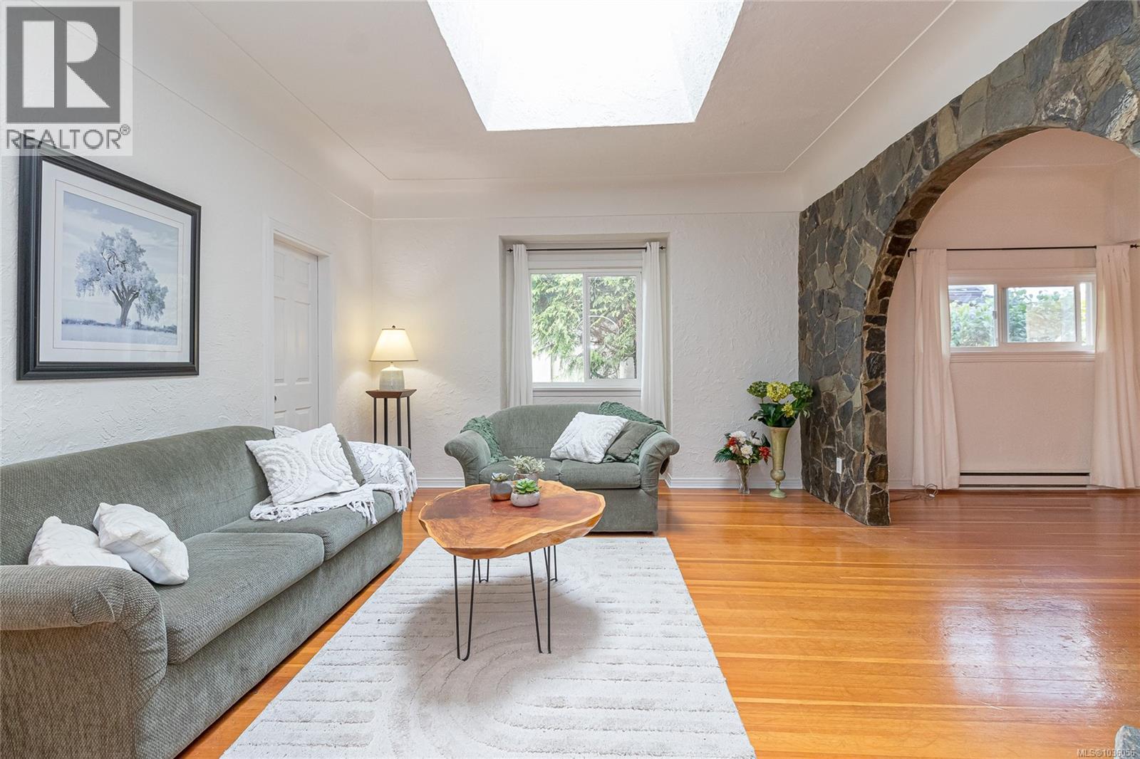  1730 Haultain Street, Victoria