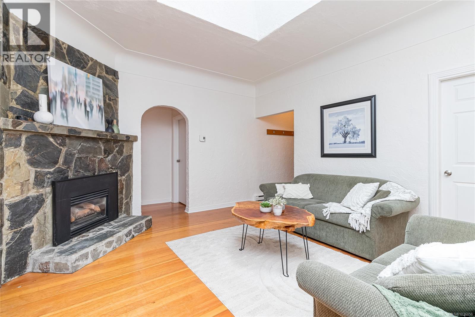  1730 Haultain Street, Victoria