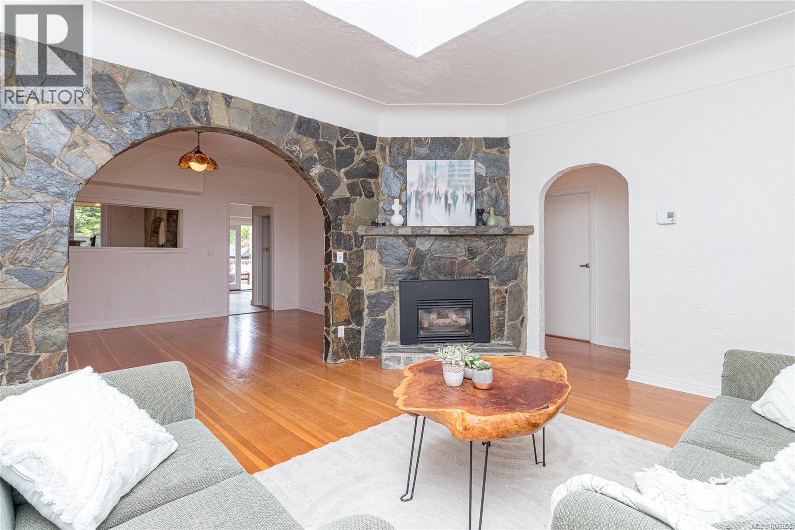  1730 Haultain Street, Victoria