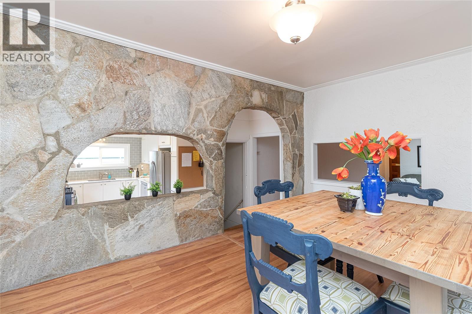 1730 Haultain St - 17