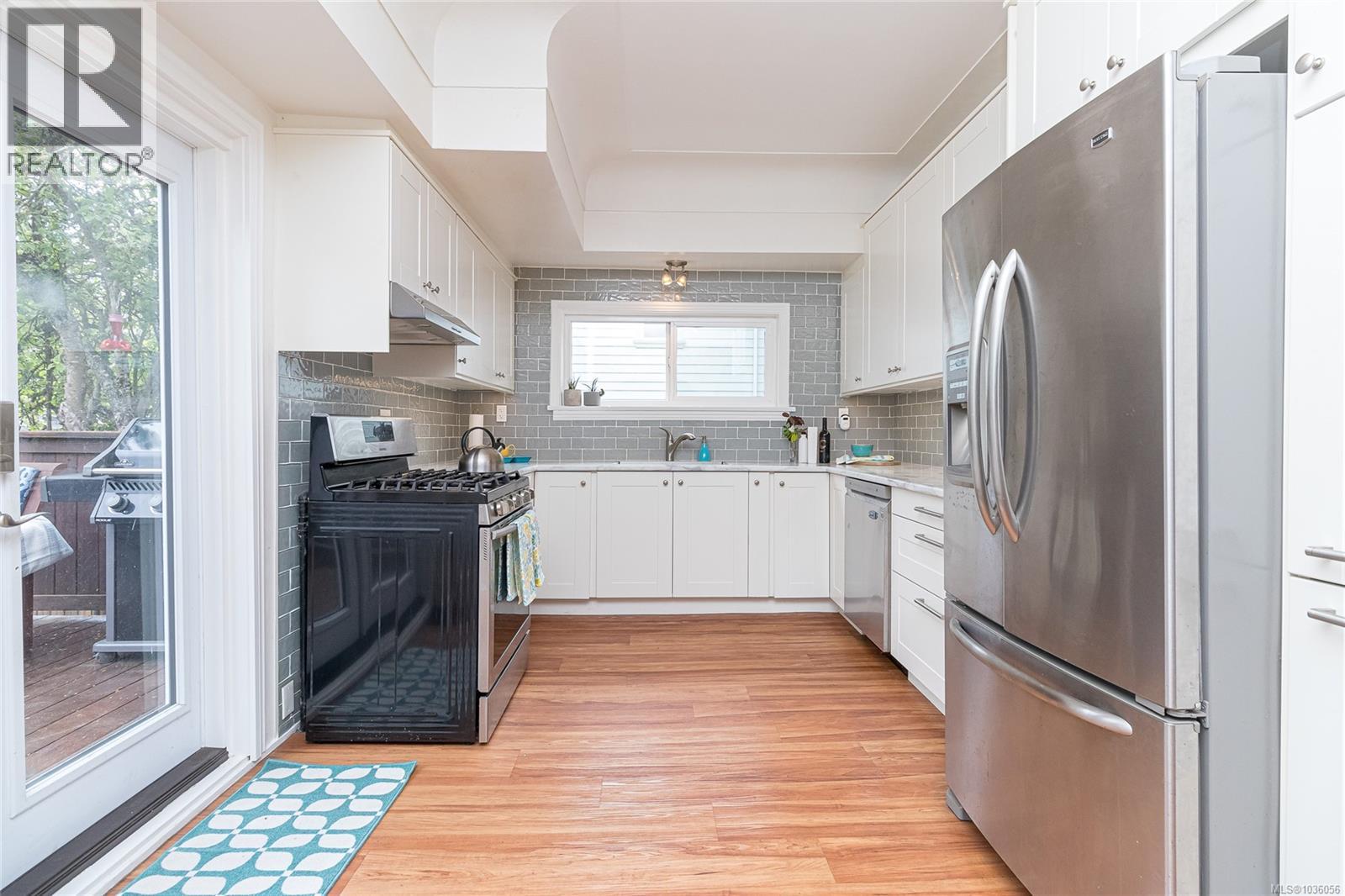 1730 Haultain St - 23