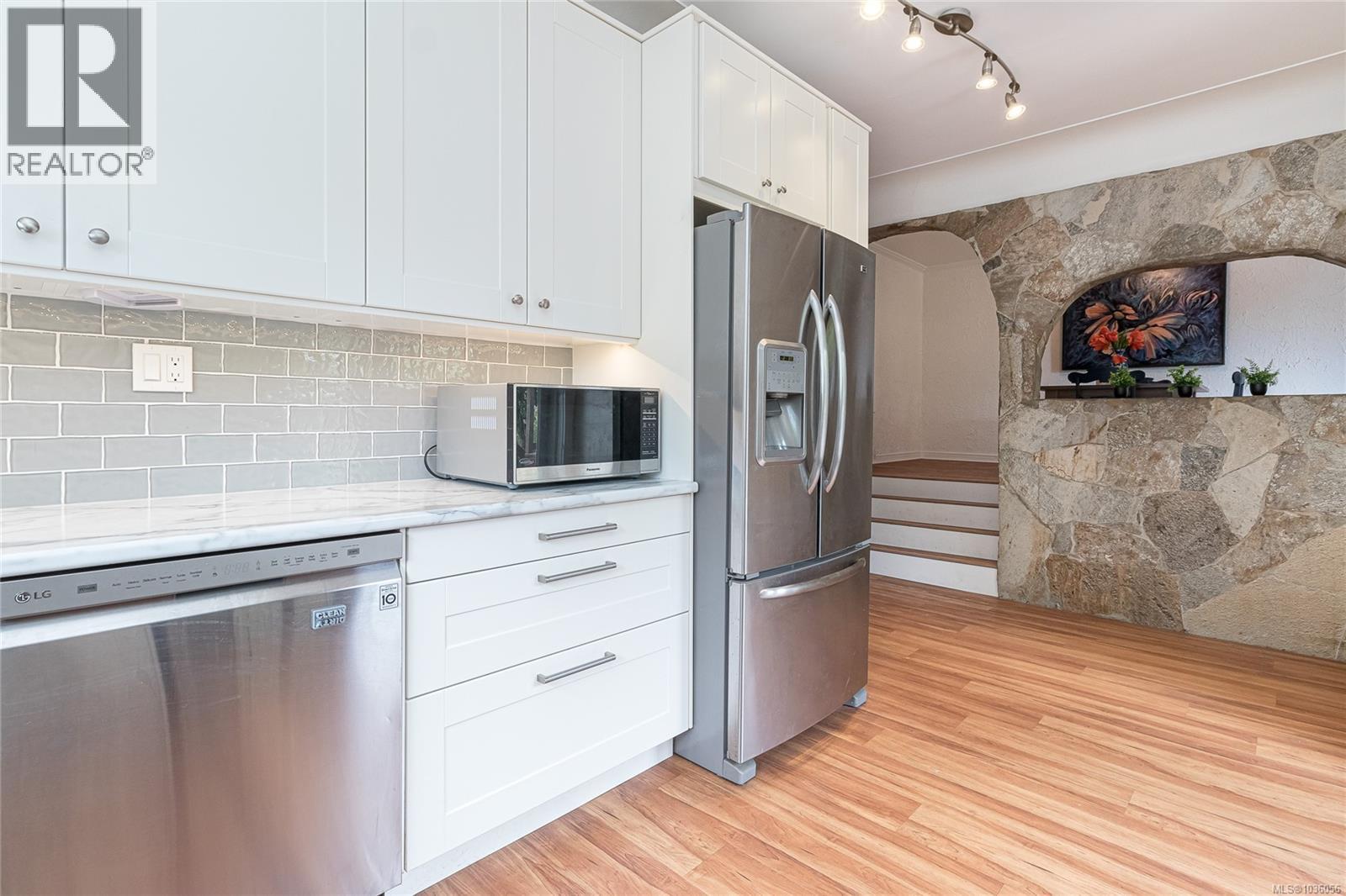  1730 Haultain Street, Victoria