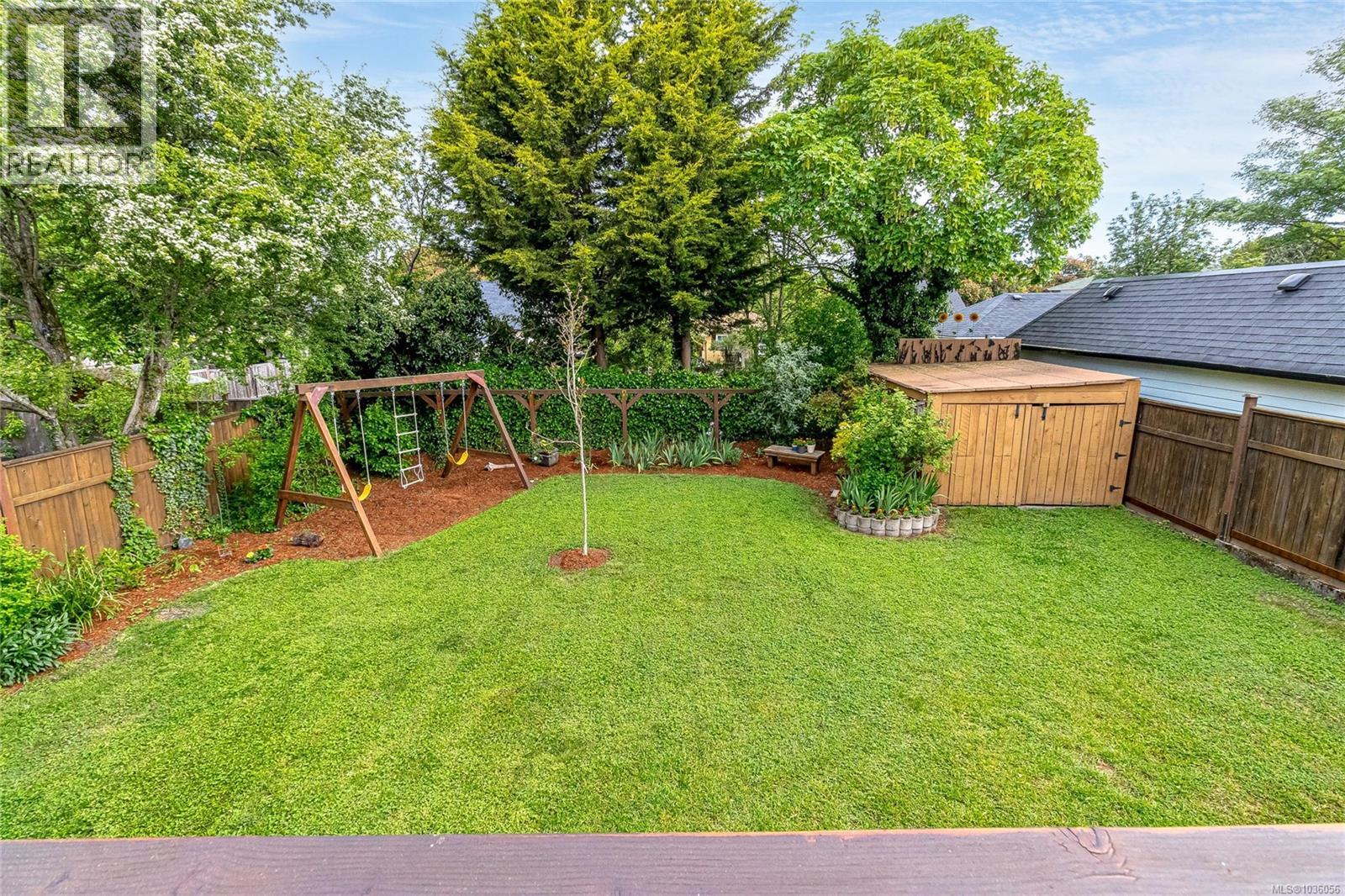  1730 Haultain Street, Victoria