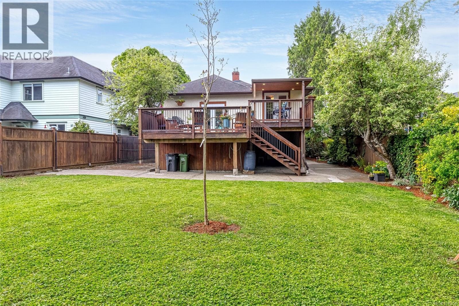  1730 Haultain Street, Victoria