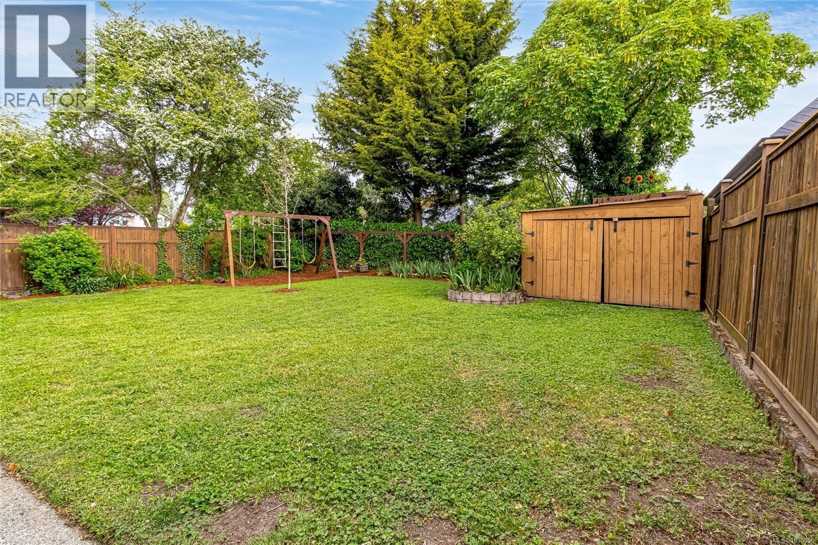  1730 Haultain Street, Victoria