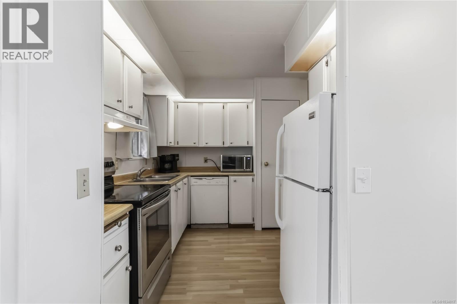 #3 2670 Sooke River Rd - 16