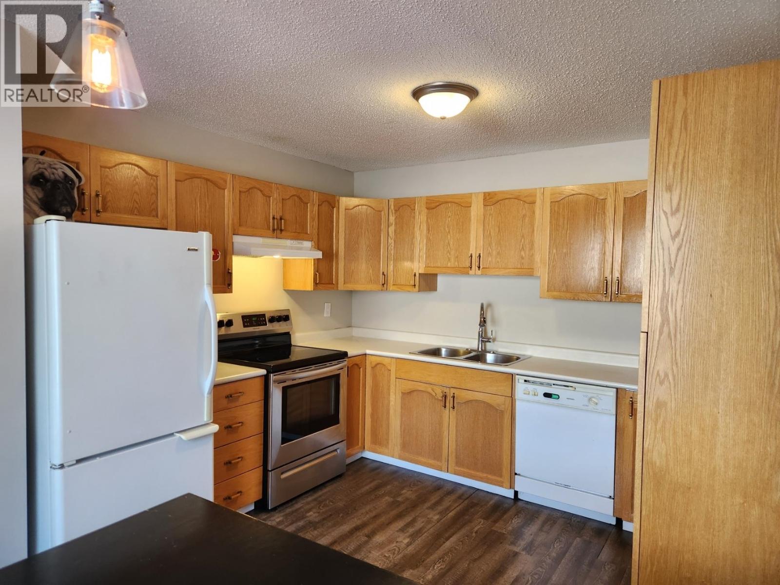 #121 3233 W MCGILL CRESCENT - 4