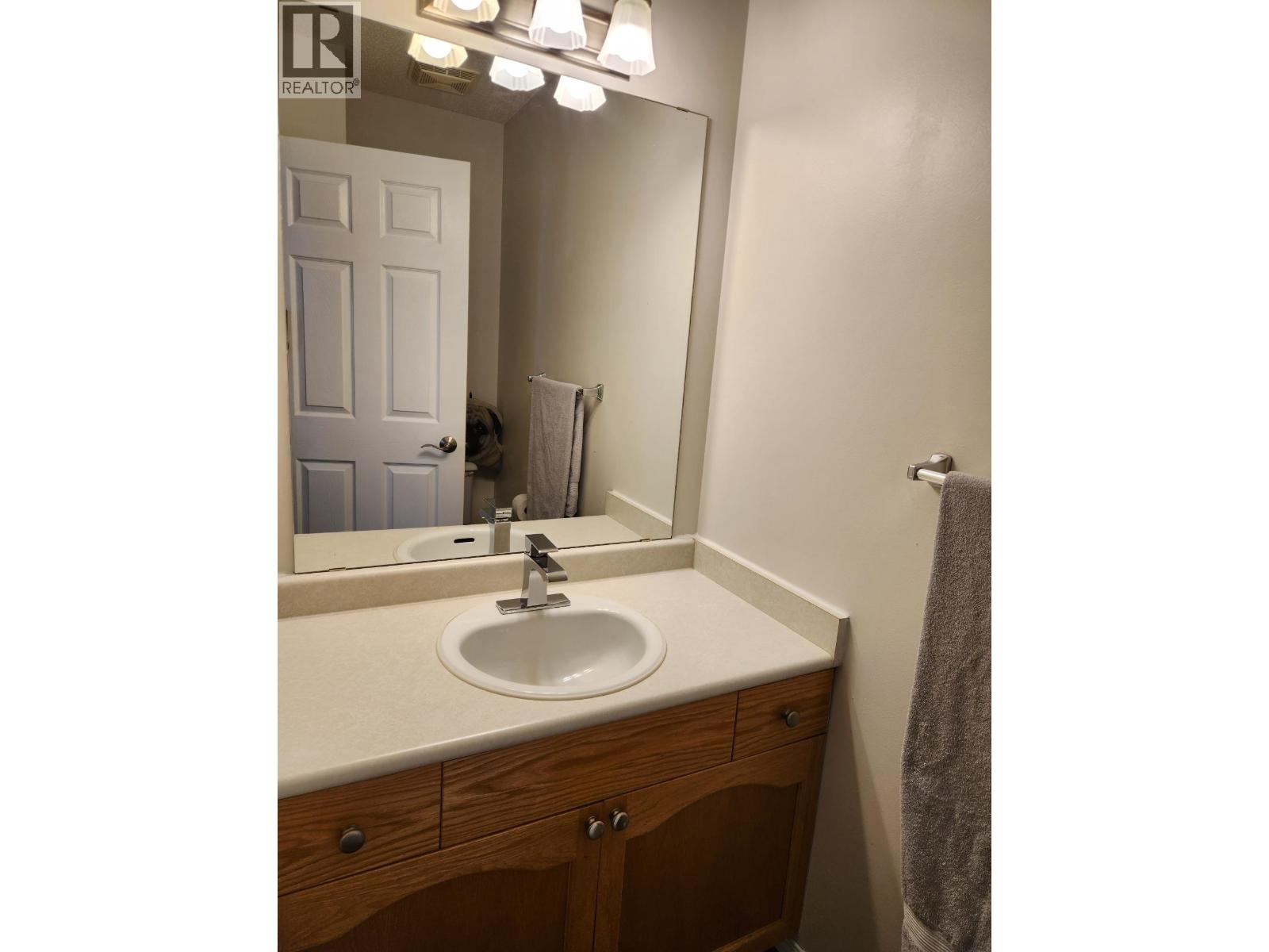 #121 3233 W MCGILL CRESCENT - 6