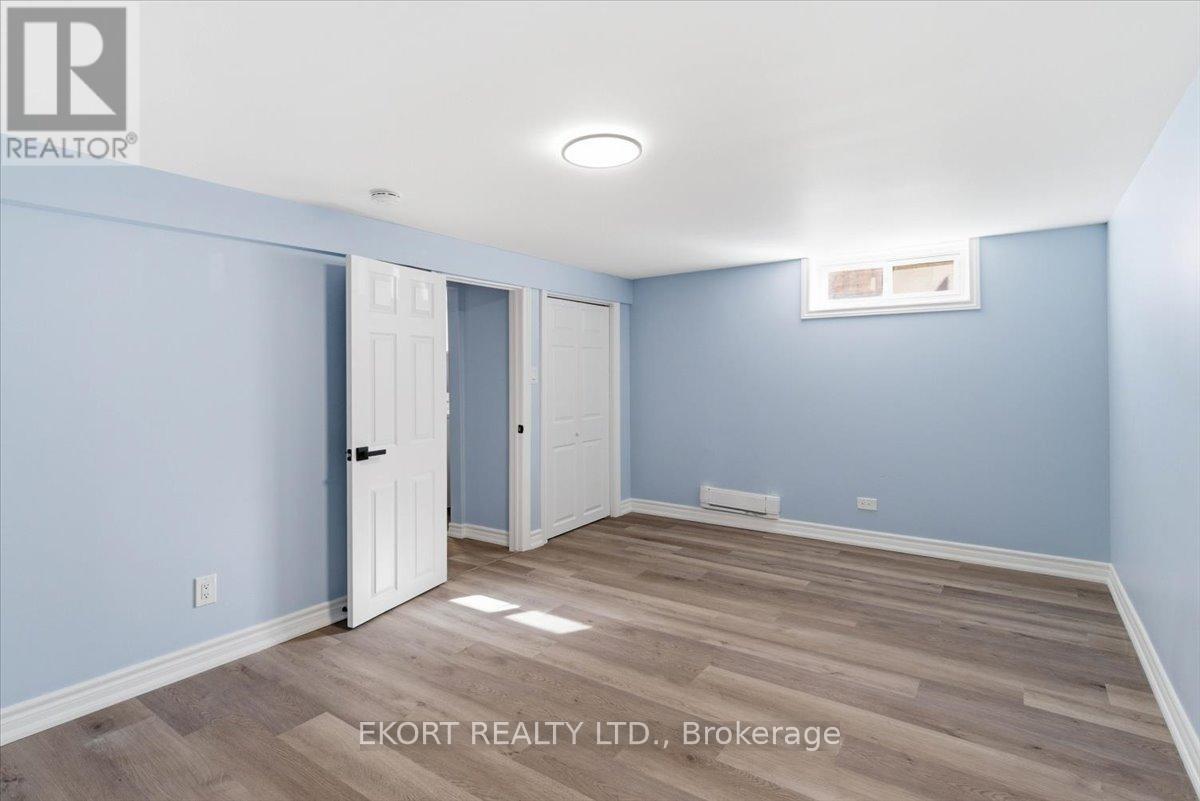 #27 17 TRACEY PARK DRIVE - 19