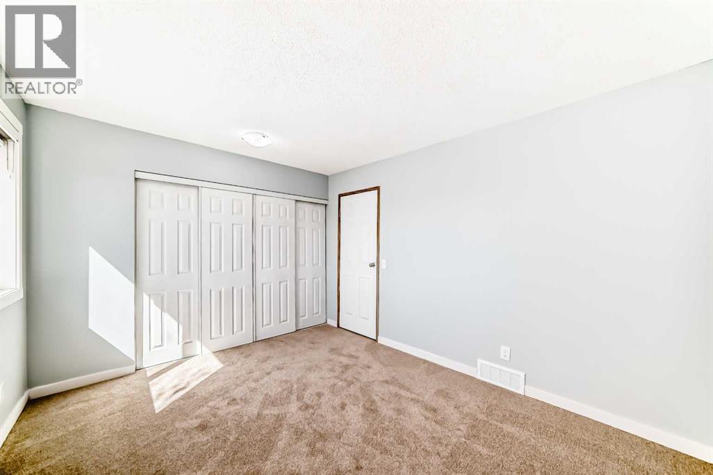 77 Martinbrook Road NE - 19