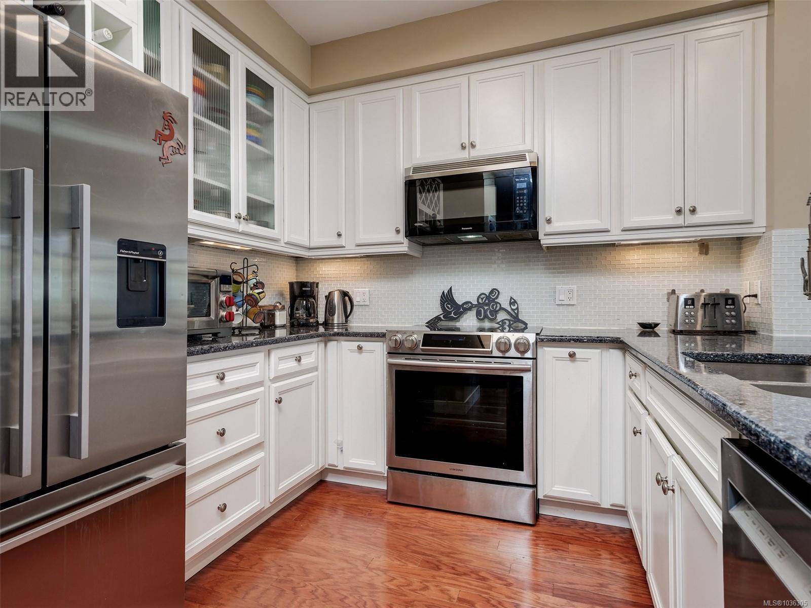 306D 1115 Craigflower Road, Esquimalt
