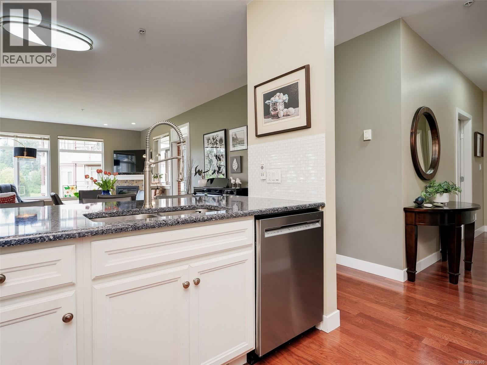 306D 1115 Craigflower Road, Esquimalt