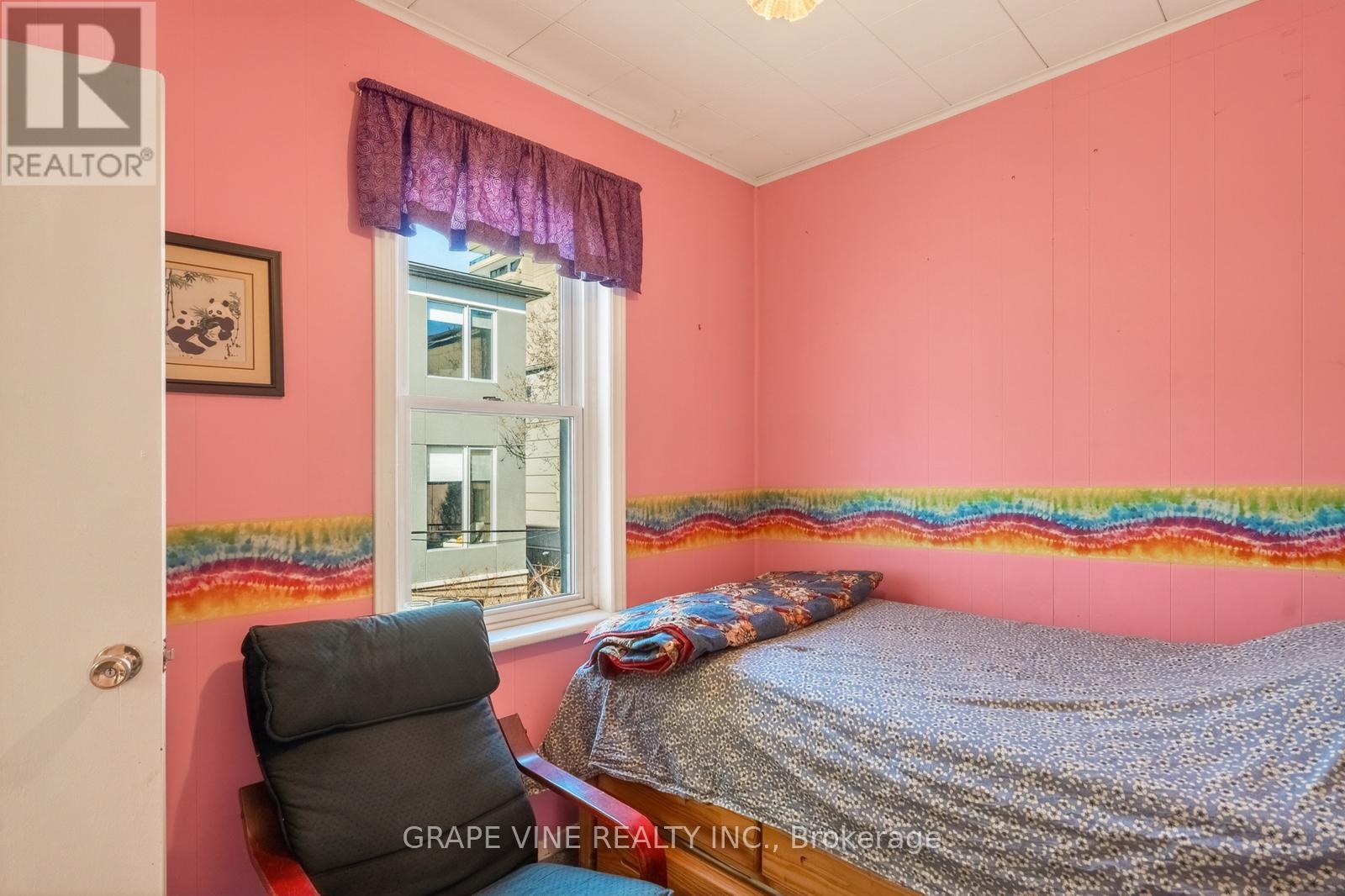 388 BERKLEY AVENUE - 32
