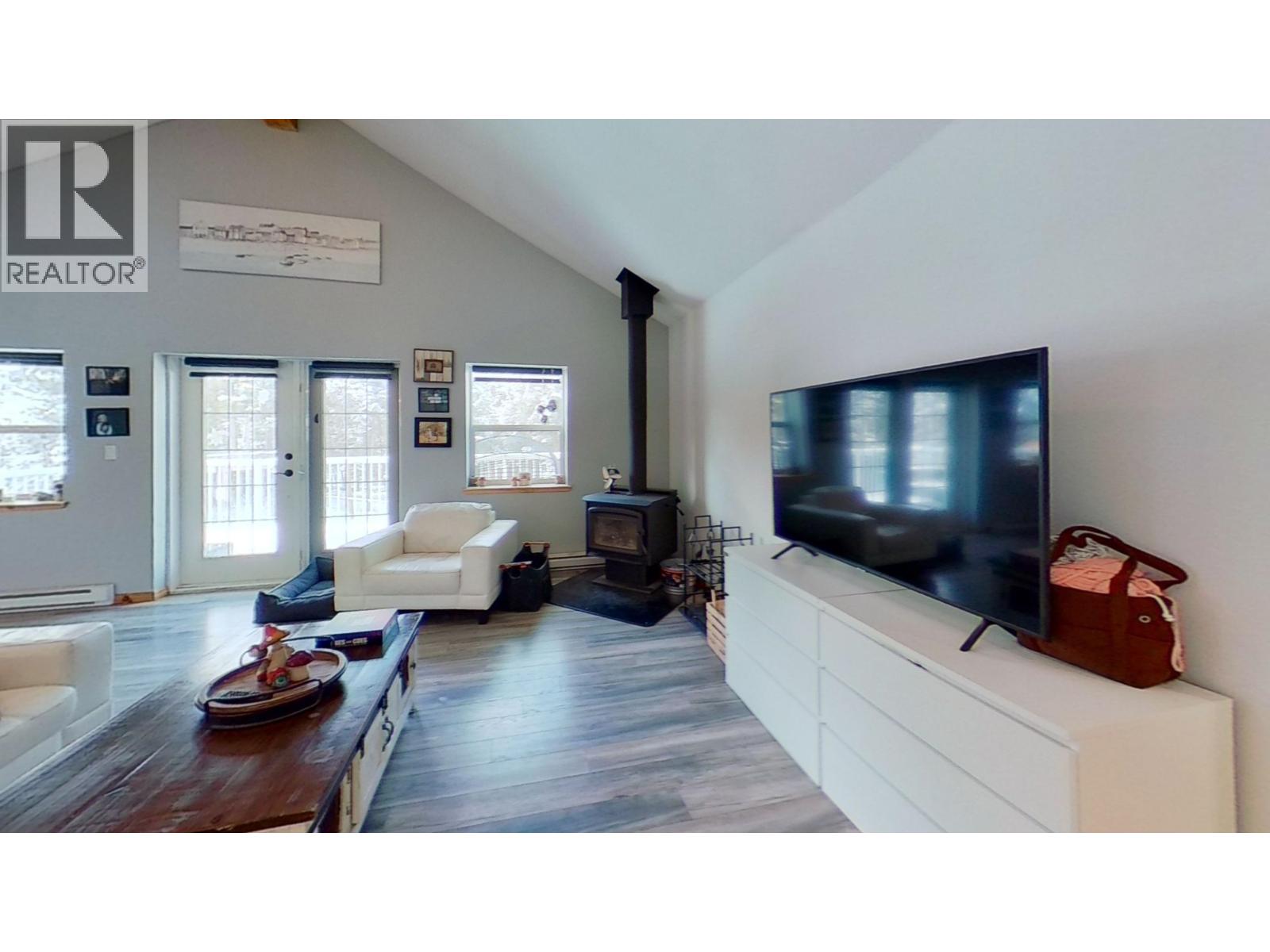6508 HORSE LAKE ROAD - 19