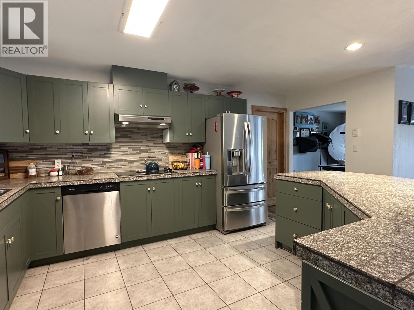 6508 HORSE LAKE ROAD - 15