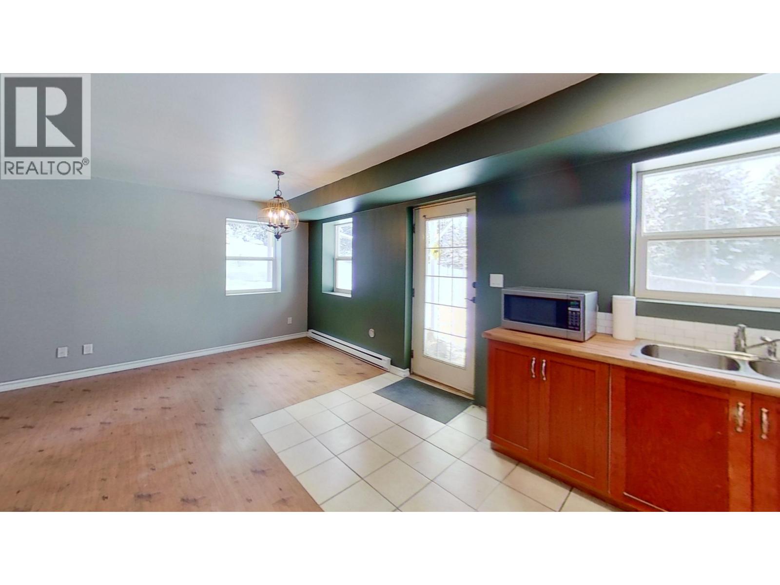 6508 HORSE LAKE ROAD - 35