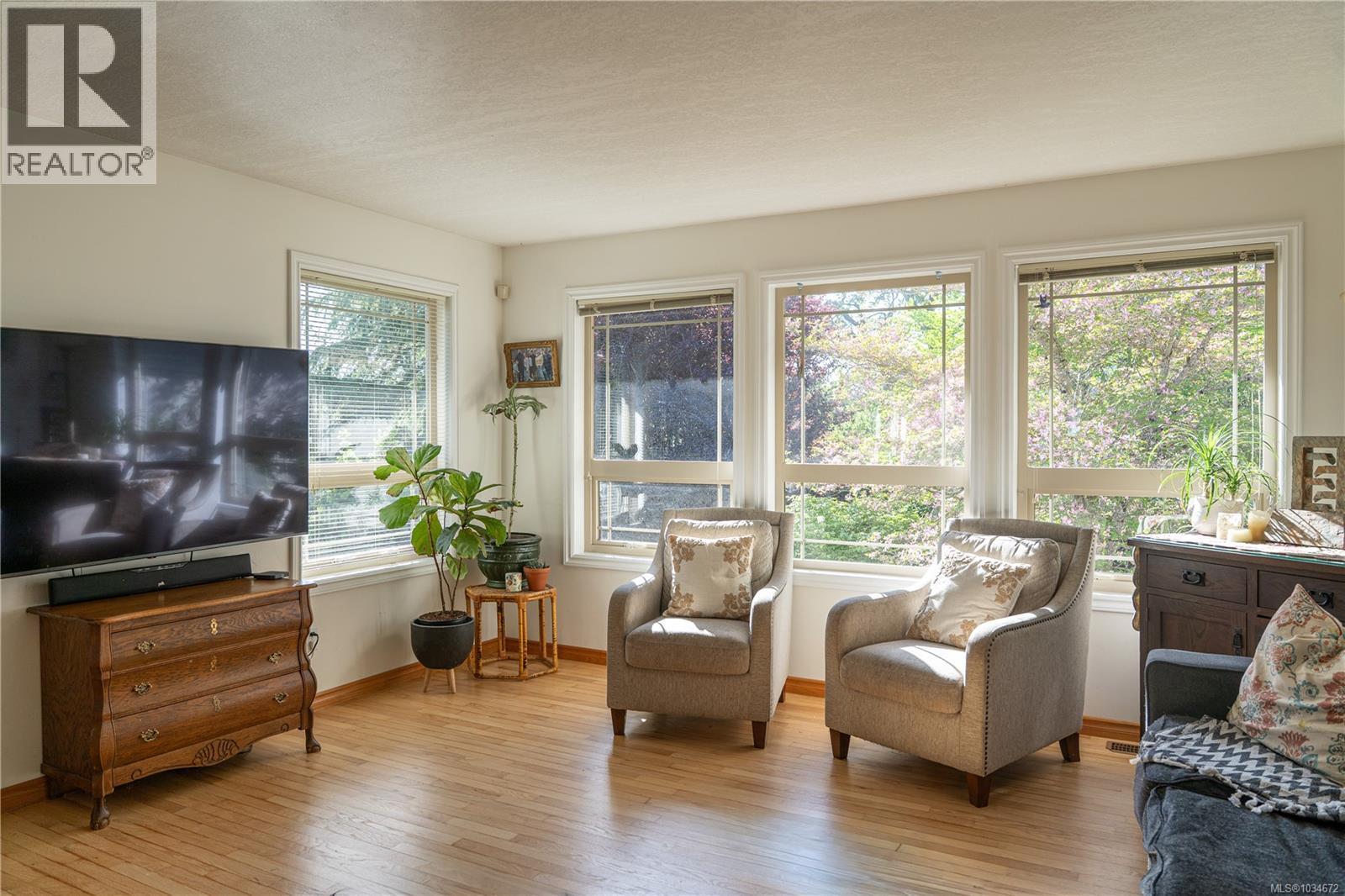 2564 Larkspur Dr - 11