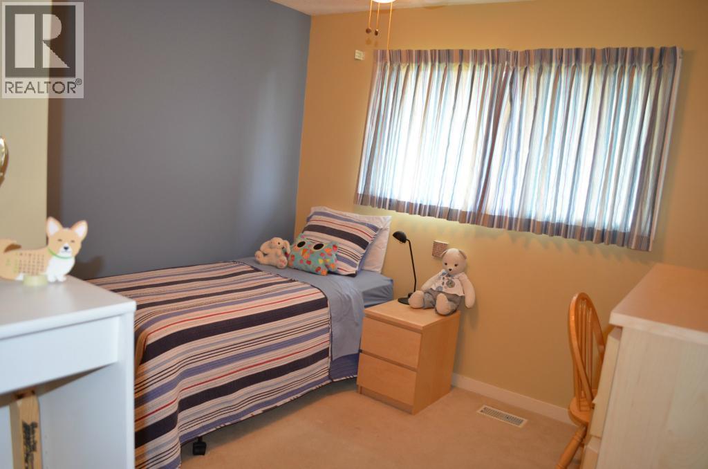 565 Dougall Road S - 13