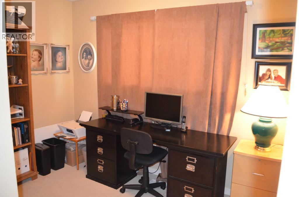 565 Dougall Road S - 14