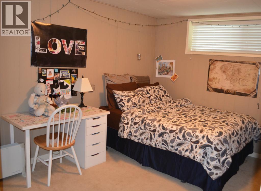 565 Dougall Road S - 16