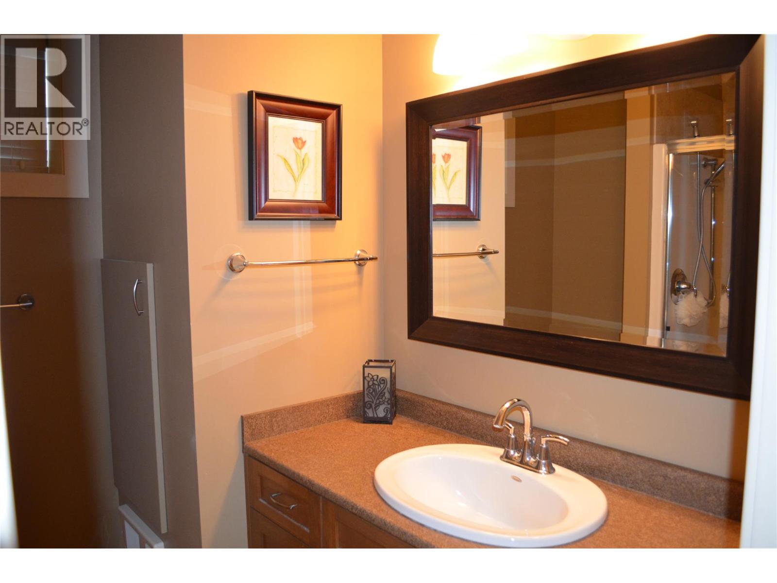 565 Dougall Road S - 18