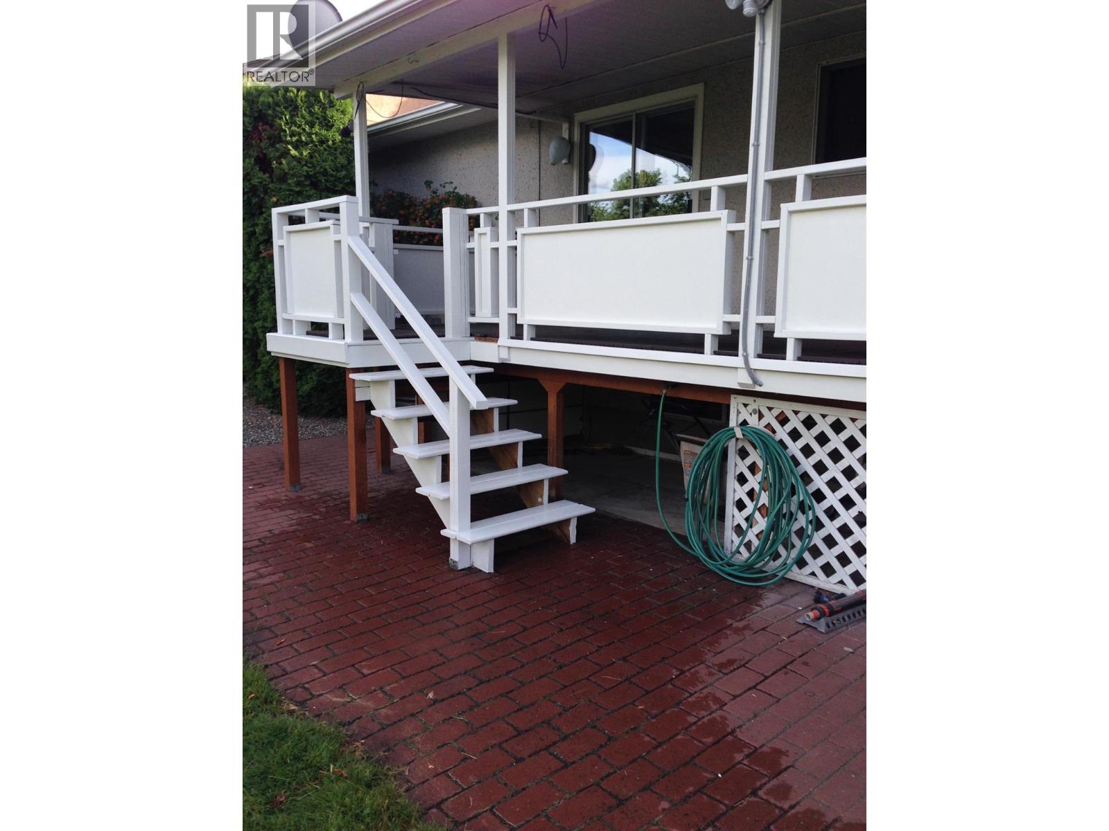 565 Dougall Road S - 20