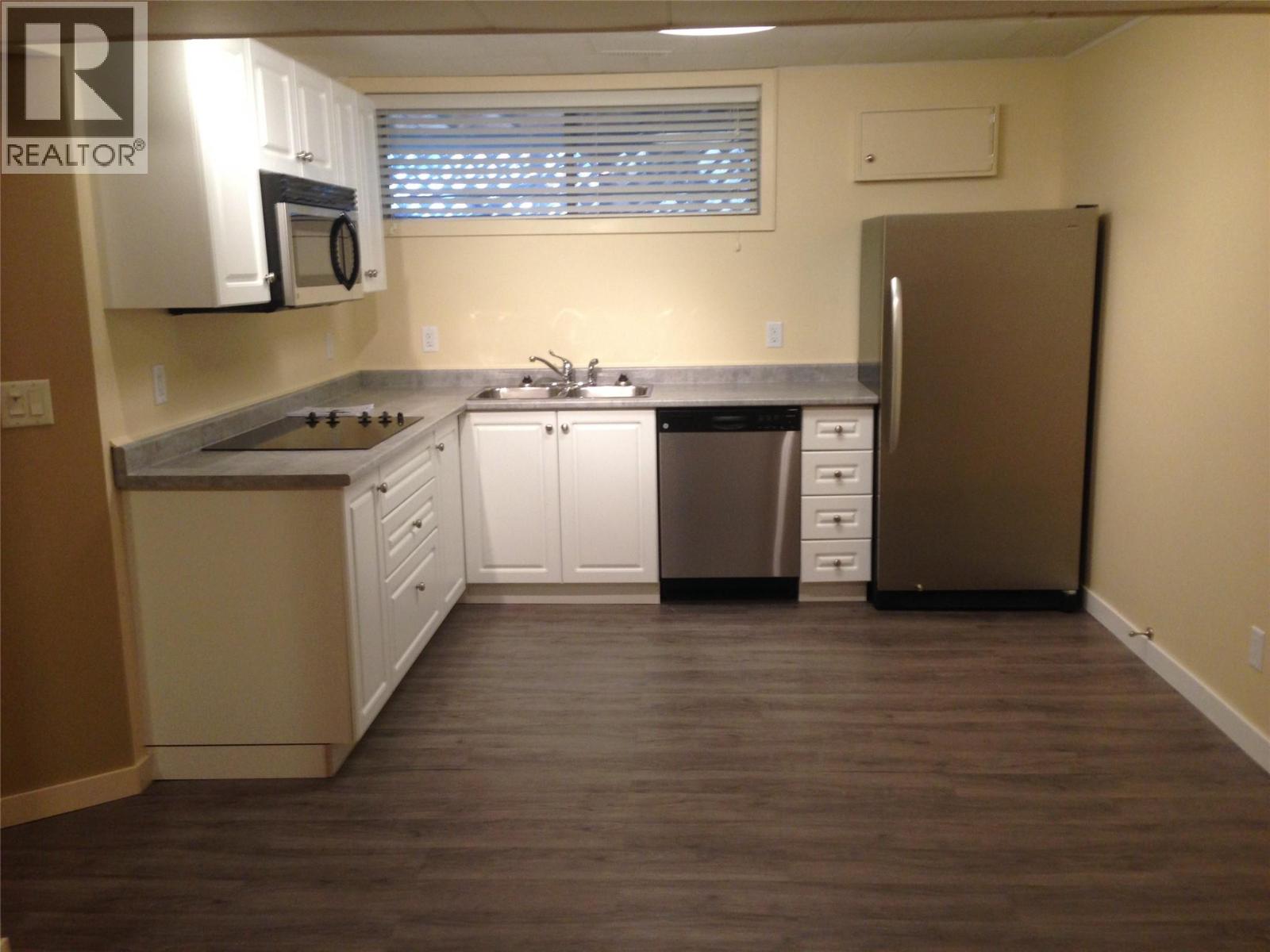 565 Dougall Road S - 21