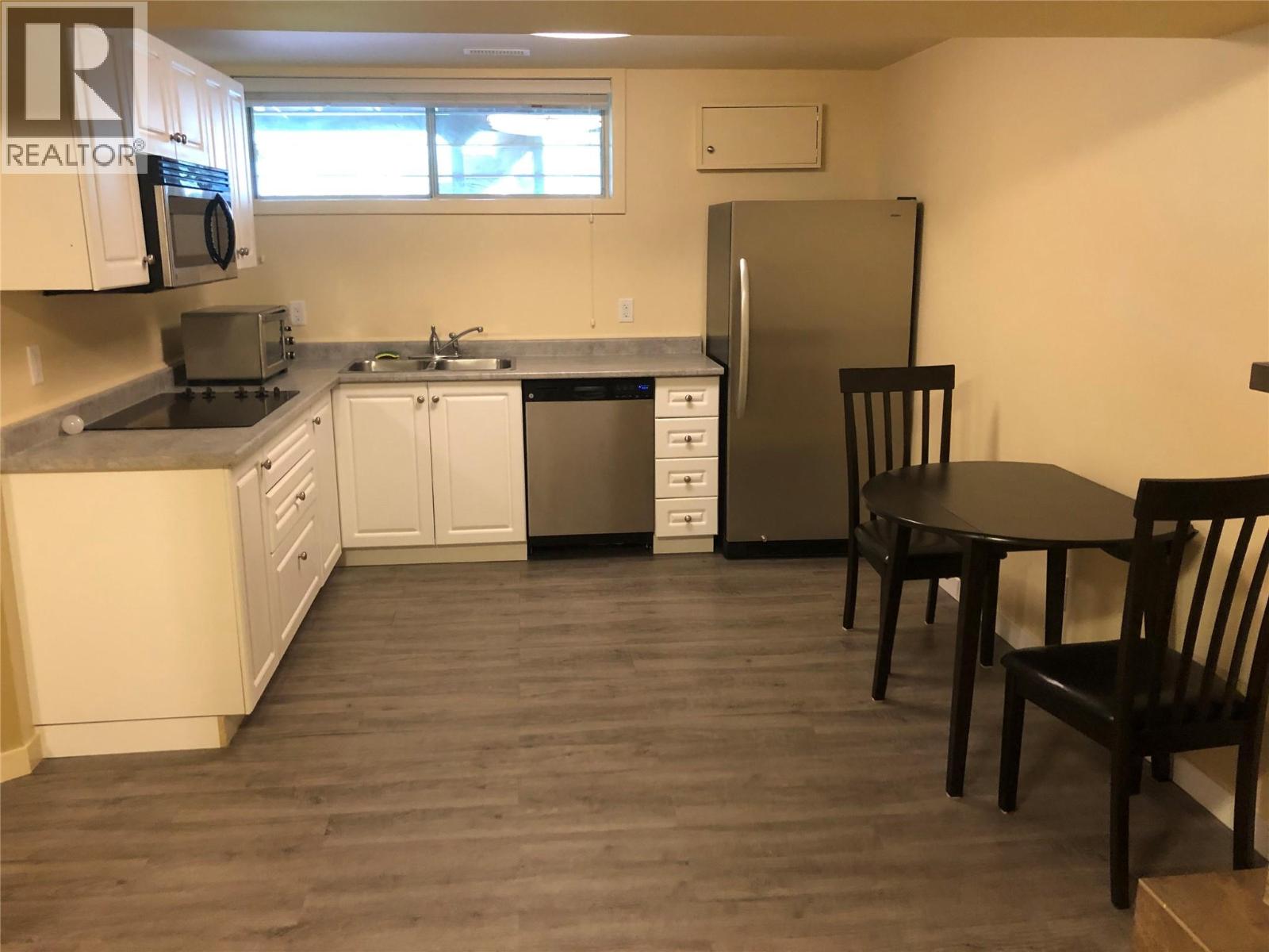 565 Dougall Road S - 22
