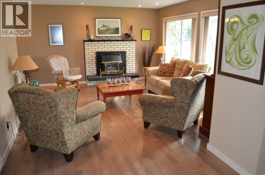 565 Dougall Road S - 4