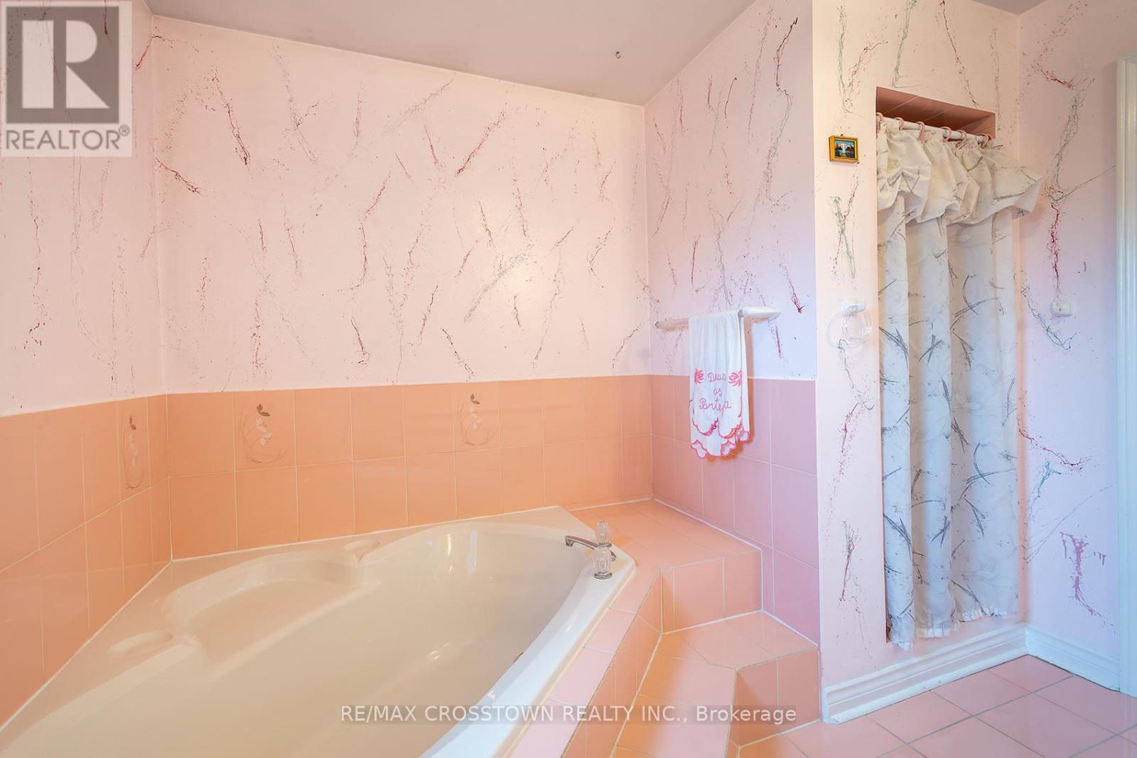 119 FIELDGATE DRIVE - 17