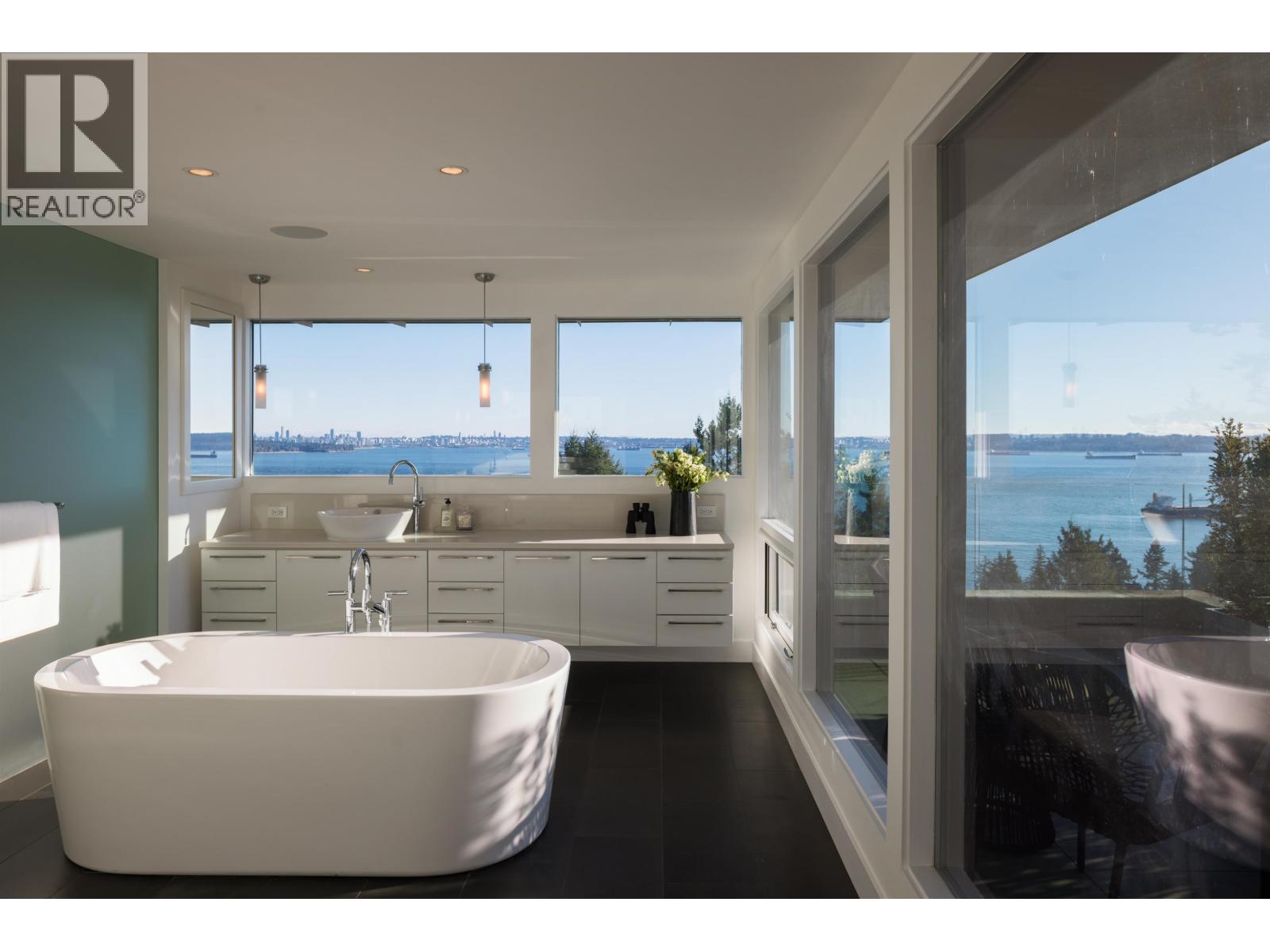 3460 ROCKVIEW PLACE, West Vancouver
