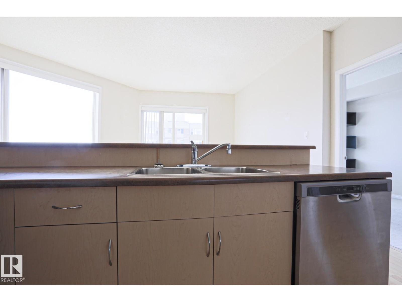 #902 10504 99 AV NW, Edmonton