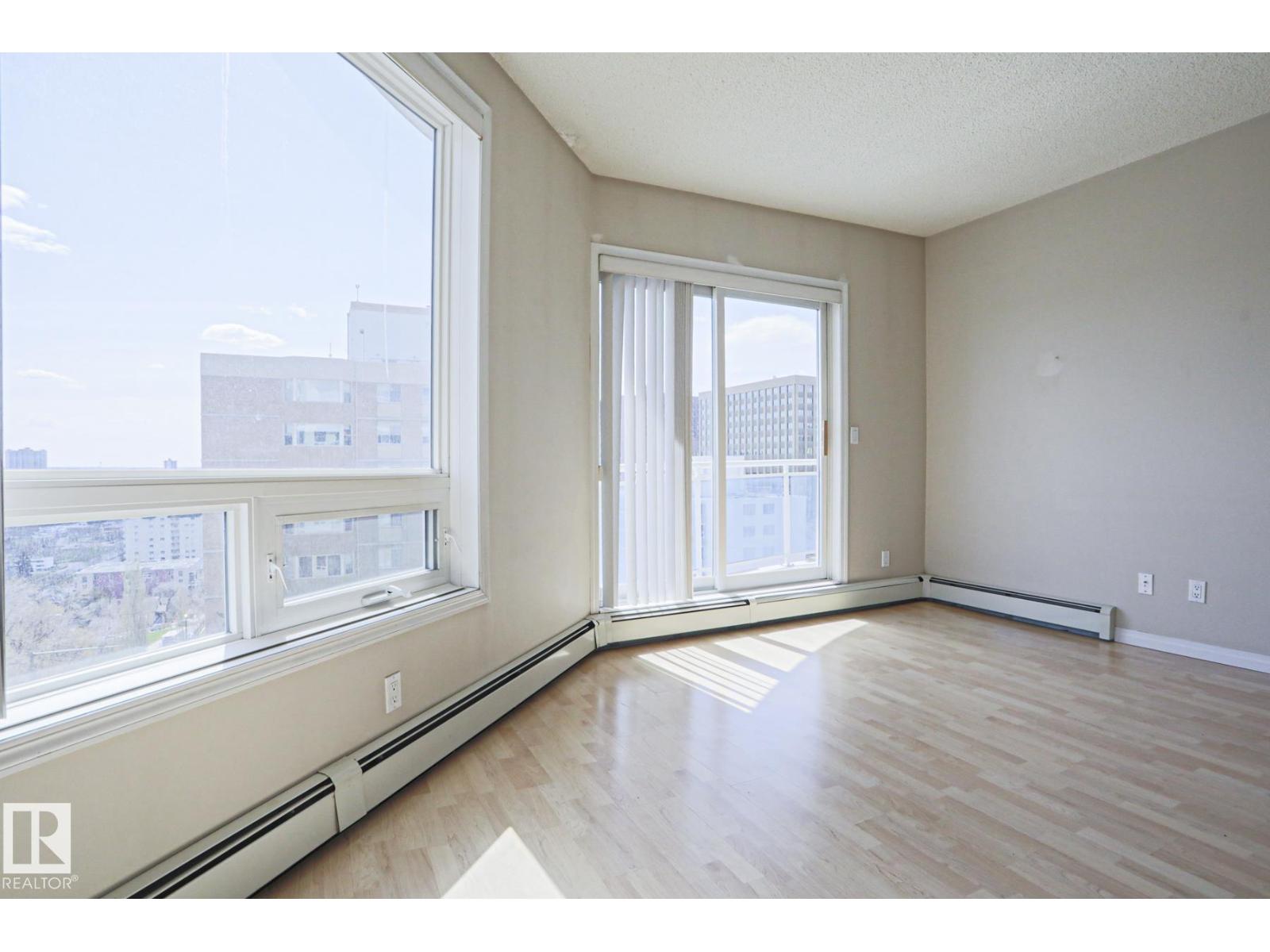 #902 10504 99 AV NW, Edmonton
