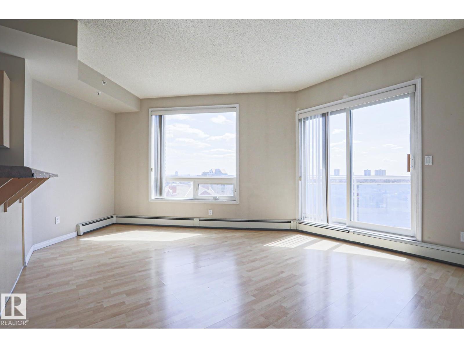 #902 10504 99 AV NW, Edmonton