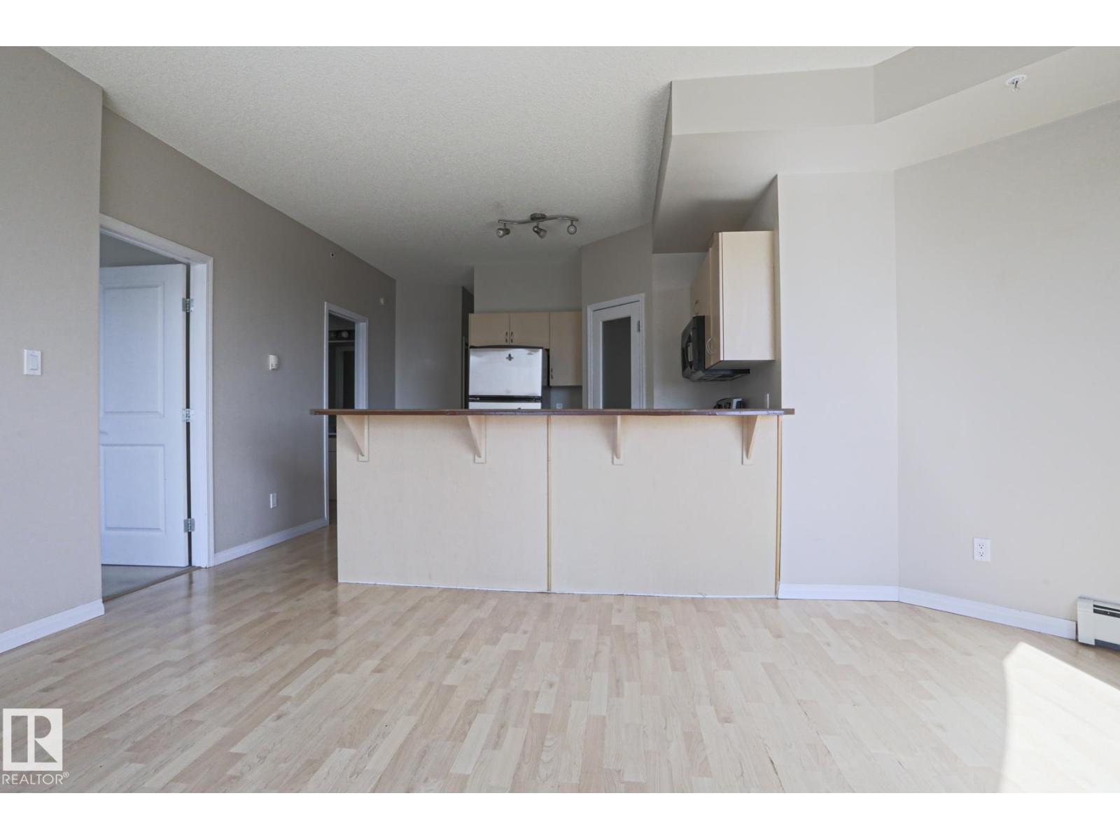 #902 10504 99 AV NW, Edmonton