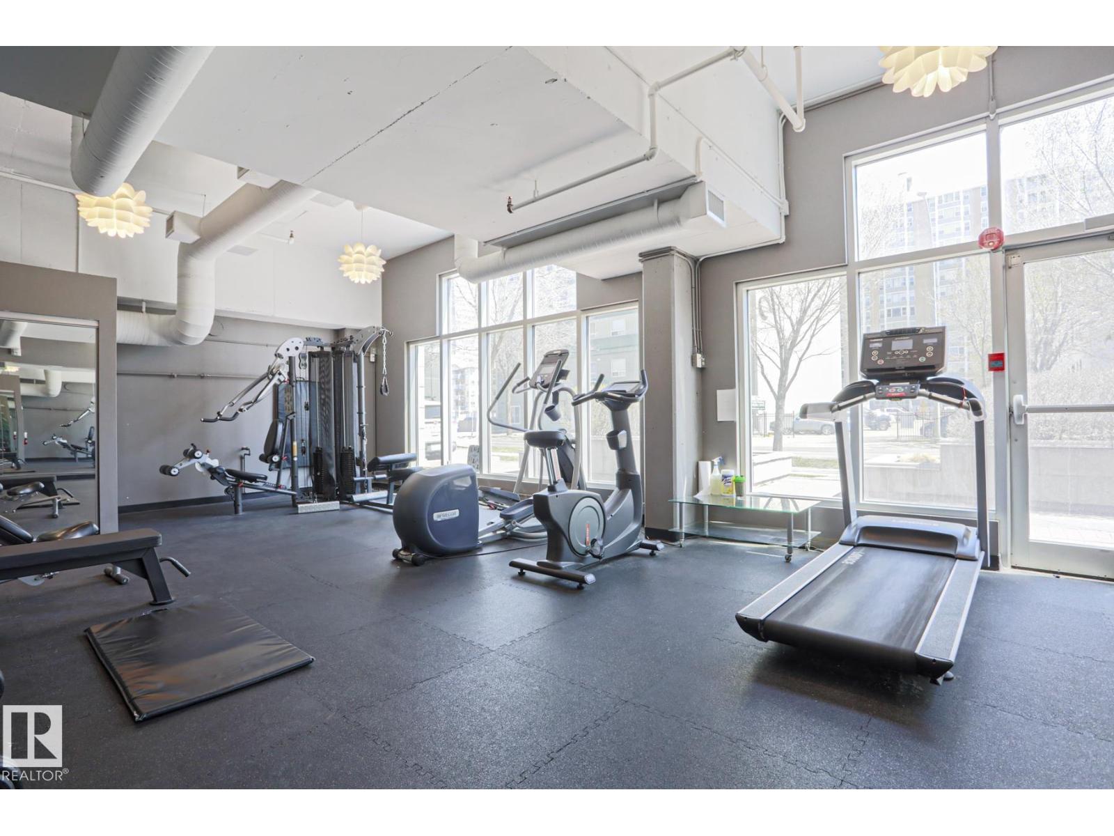 #902 10504 99 AV NW, Edmonton