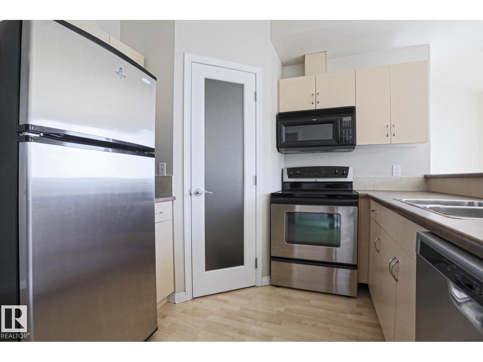 #902 10504 99 AV NW, Edmonton