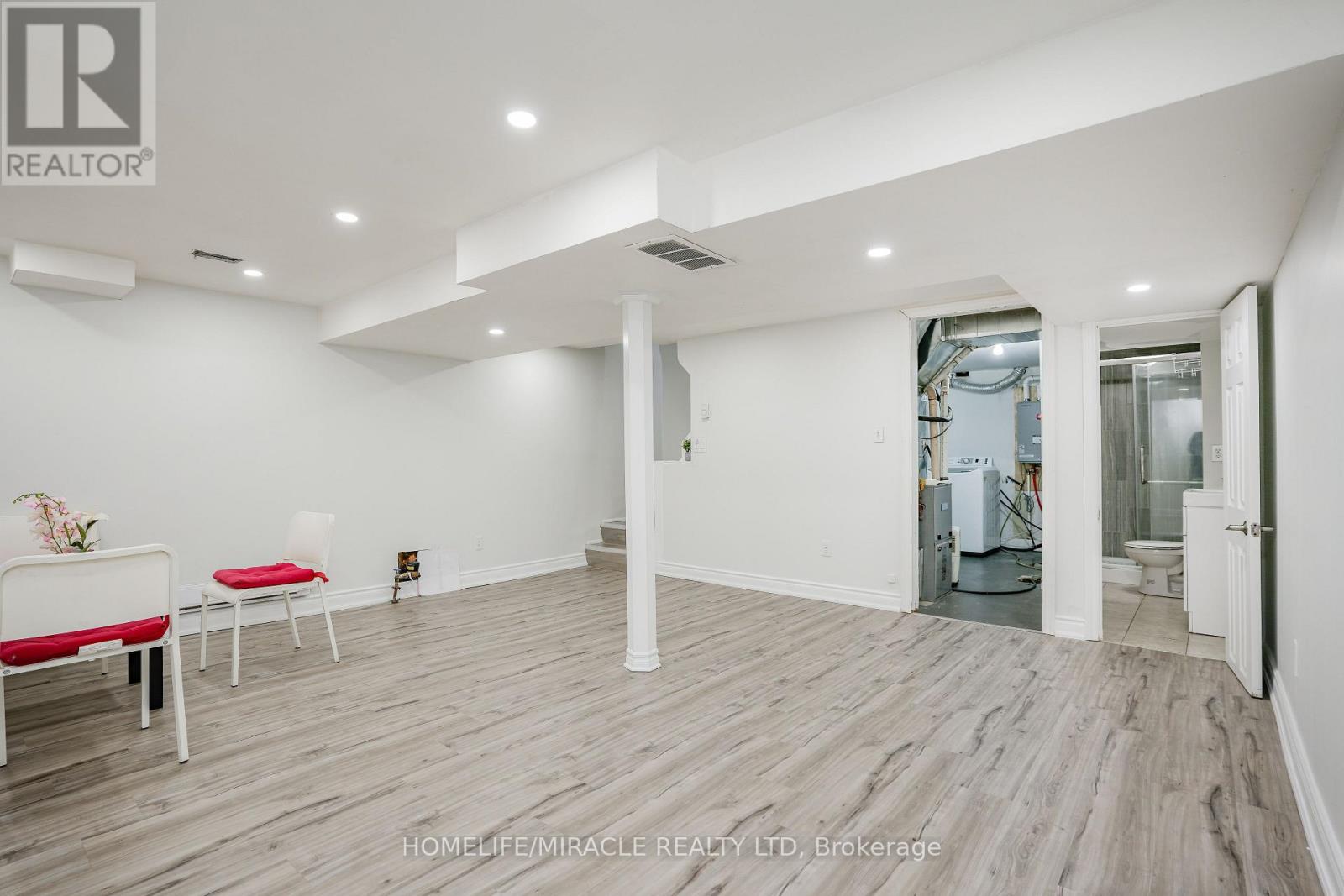 15 HEATHERSIDE COURT - 19