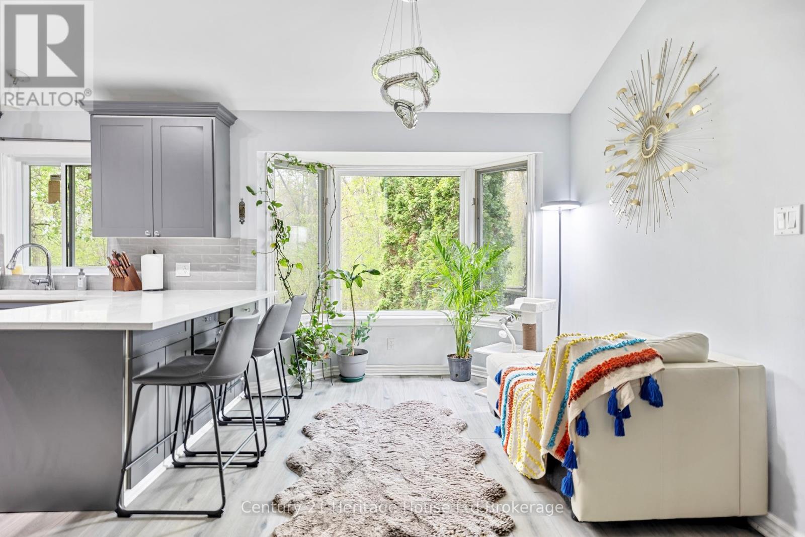 86 LYSANDA COURT - 12