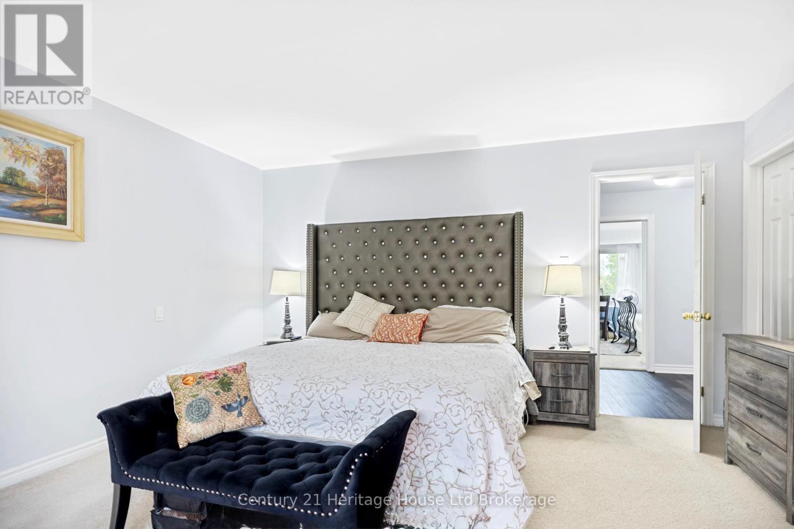 86 LYSANDA COURT - 21