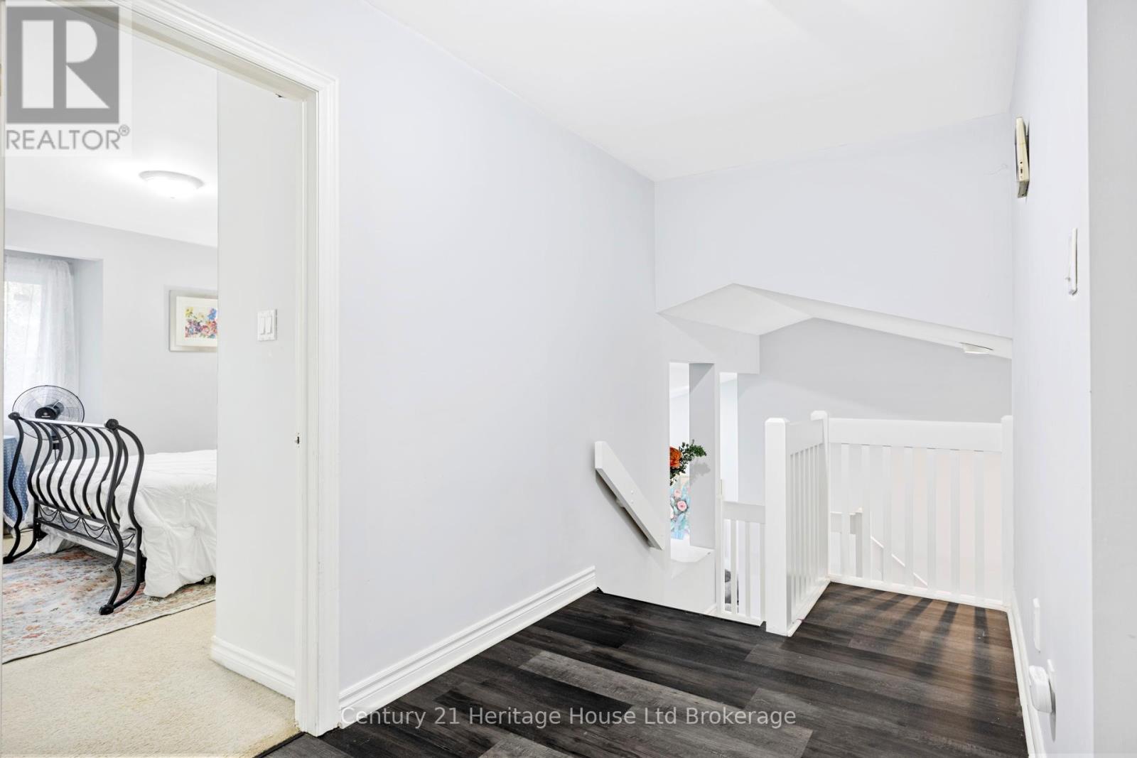 86 LYSANDA COURT - 20