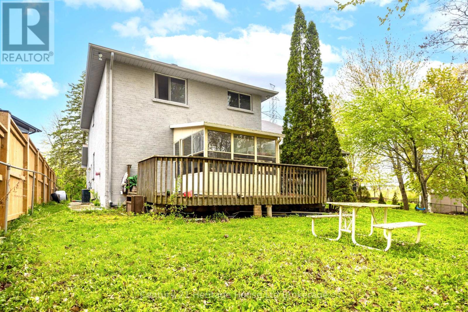 86 LYSANDA COURT - 28