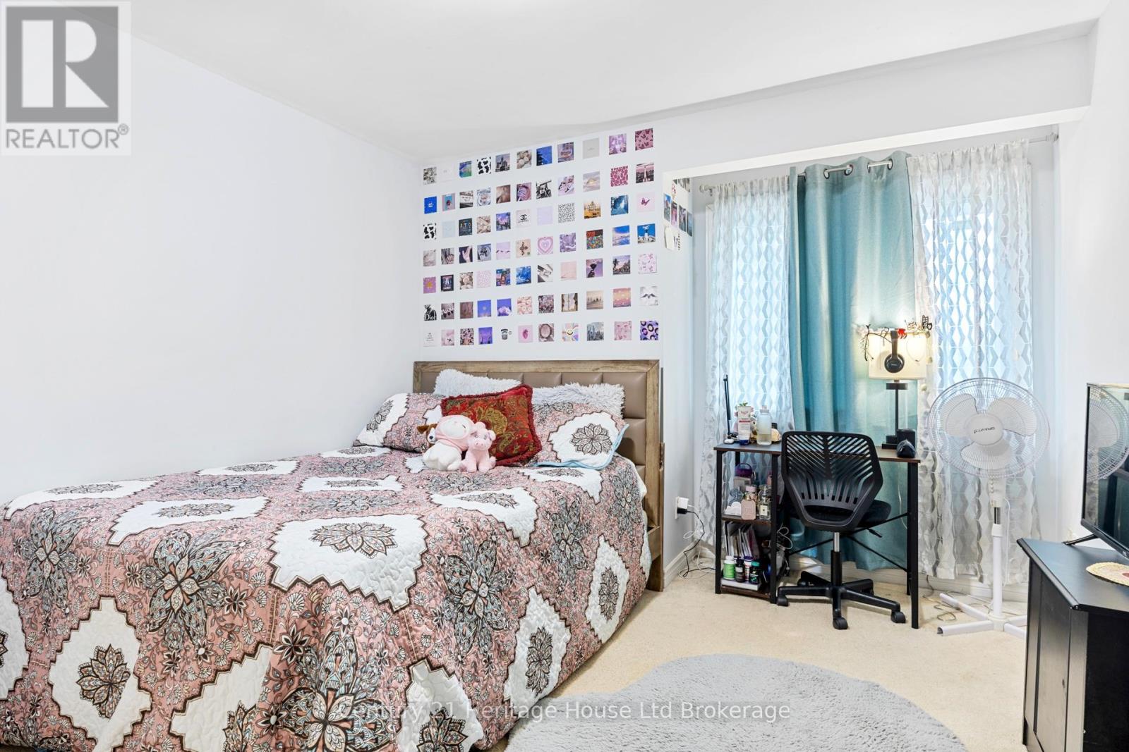 86 LYSANDA COURT - 25