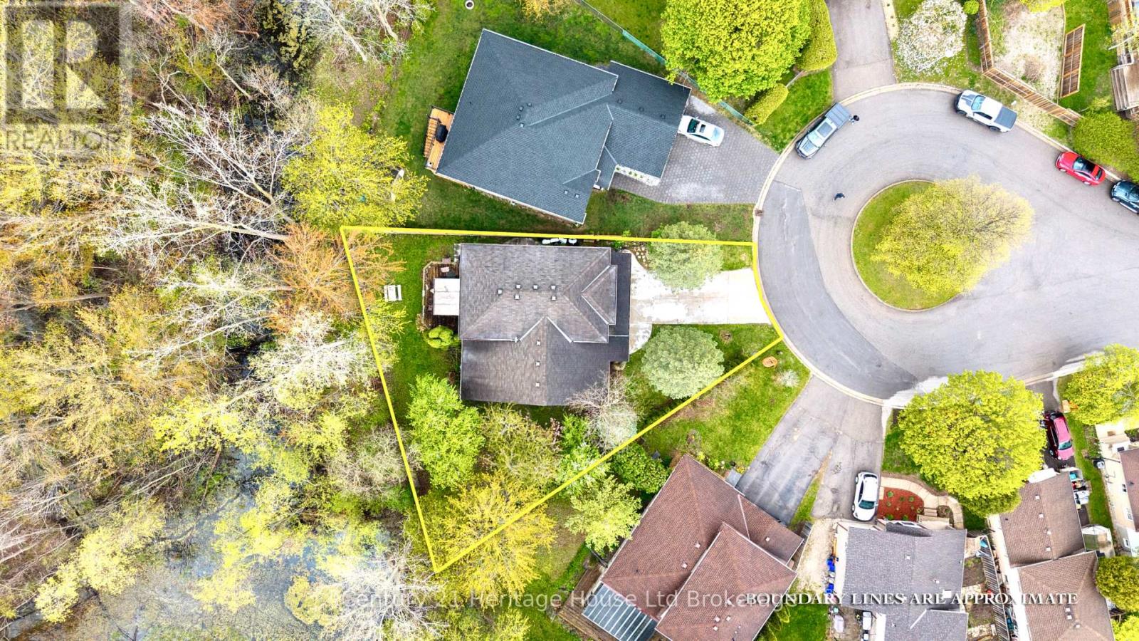 86 LYSANDA COURT - 29
