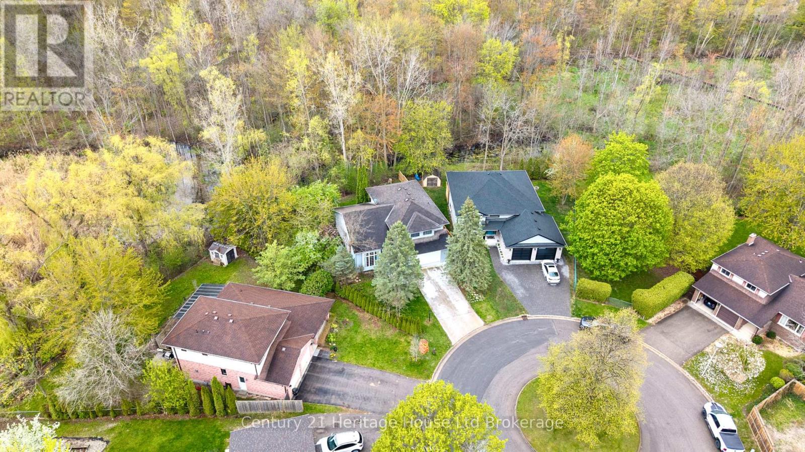 86 LYSANDA COURT - 31