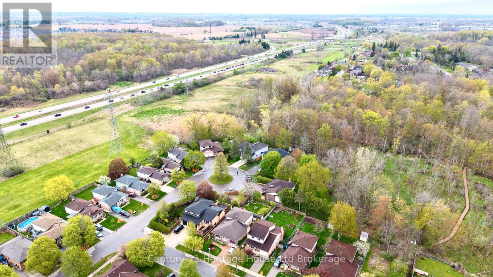 86 LYSANDA COURT - 35