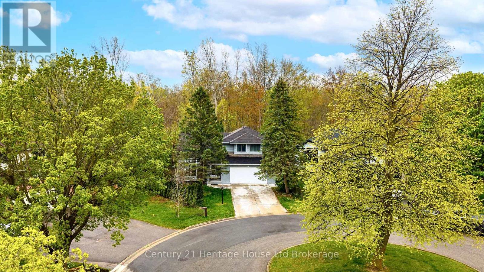 86 LYSANDA COURT - 34