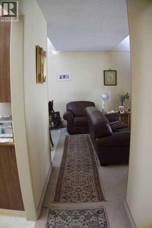 #407 3719C 49 Street NW - 12
